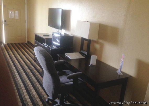 Rodeway Inn Александрия Екстериор снимка