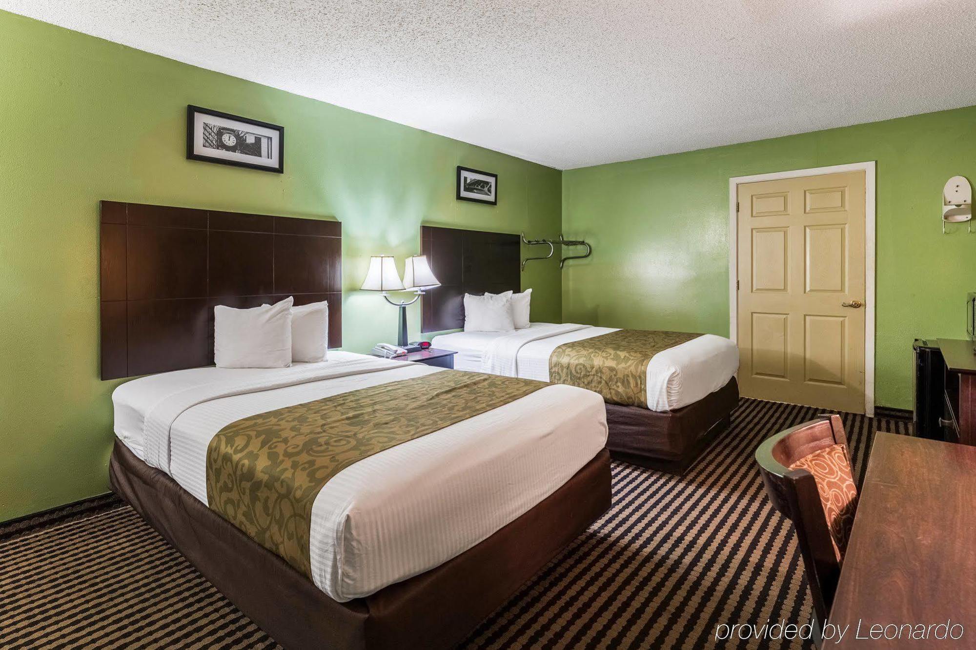 Rodeway Inn Александрия Екстериор снимка