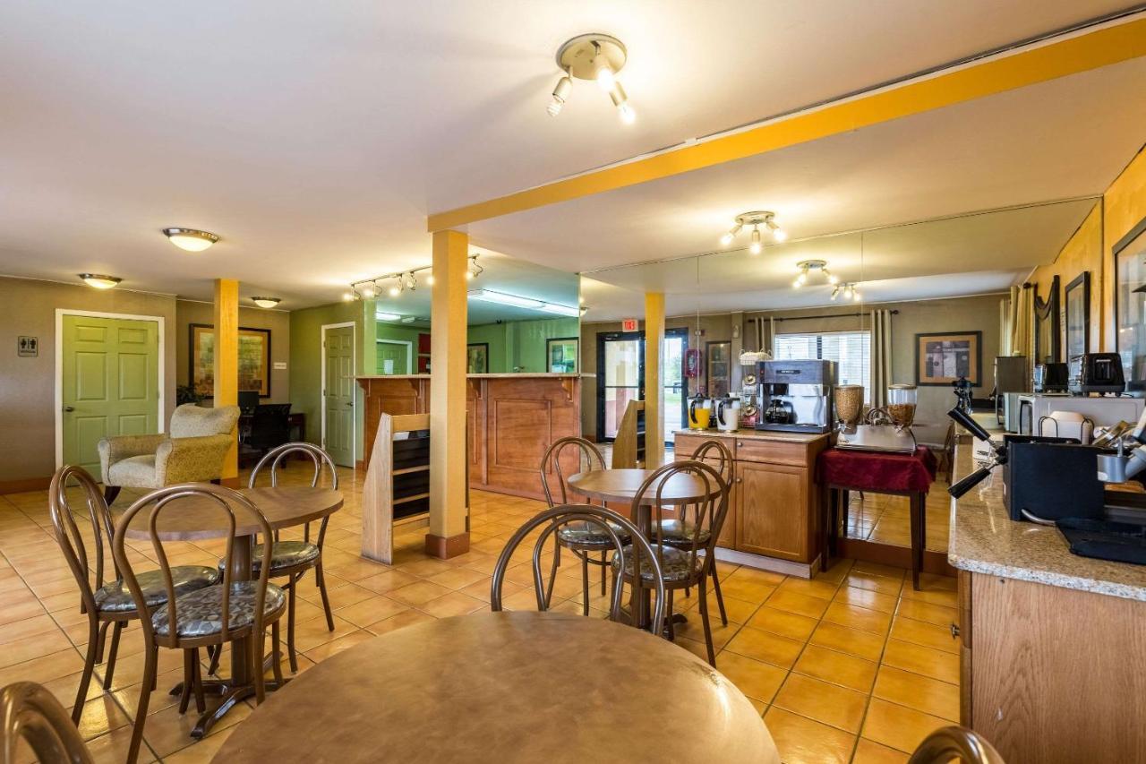 Rodeway Inn Александрия Екстериор снимка