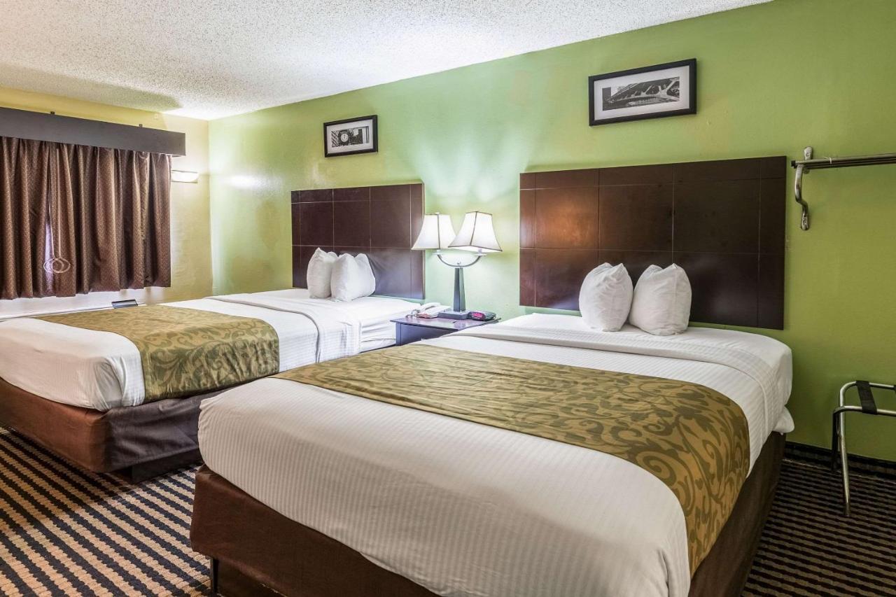 Rodeway Inn Александрия Екстериор снимка