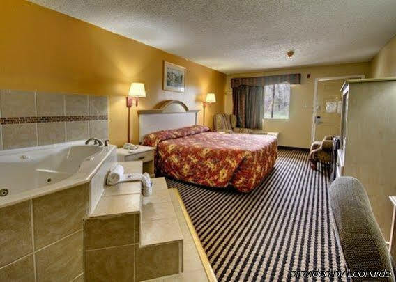 Rodeway Inn Александрия Екстериор снимка