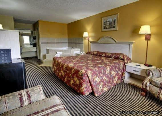 Rodeway Inn Александрия Екстериор снимка